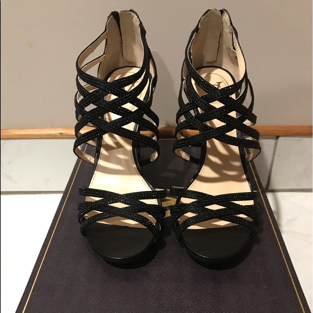 🆕️ Vince Camuto Signature -Brigitte Heels size 8 1/2